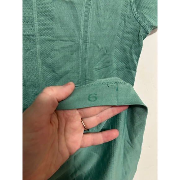Lululemon swiftly Athletica Seamless T-Shirt Mint Green Workout Size 6 - Picture 5 of 6